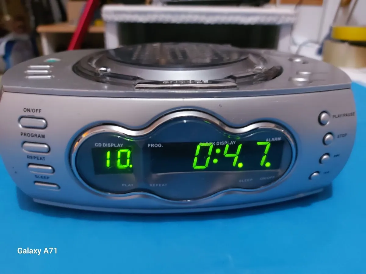 Technika CDCR-106 Alarm Clock Radio with CD Player - Image 1
