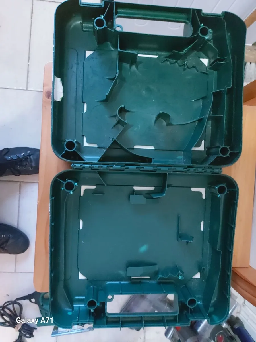 BOSCH PST 700E 500W Jigsaw in a carry case - Image 3