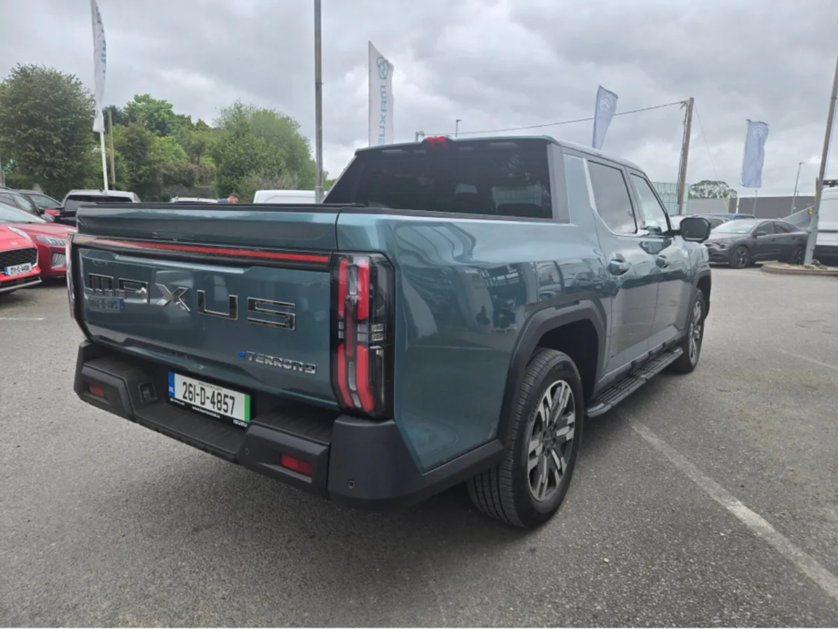 Maxus DELIVER 9 4X4 LUXURY PICK UP - Image 4