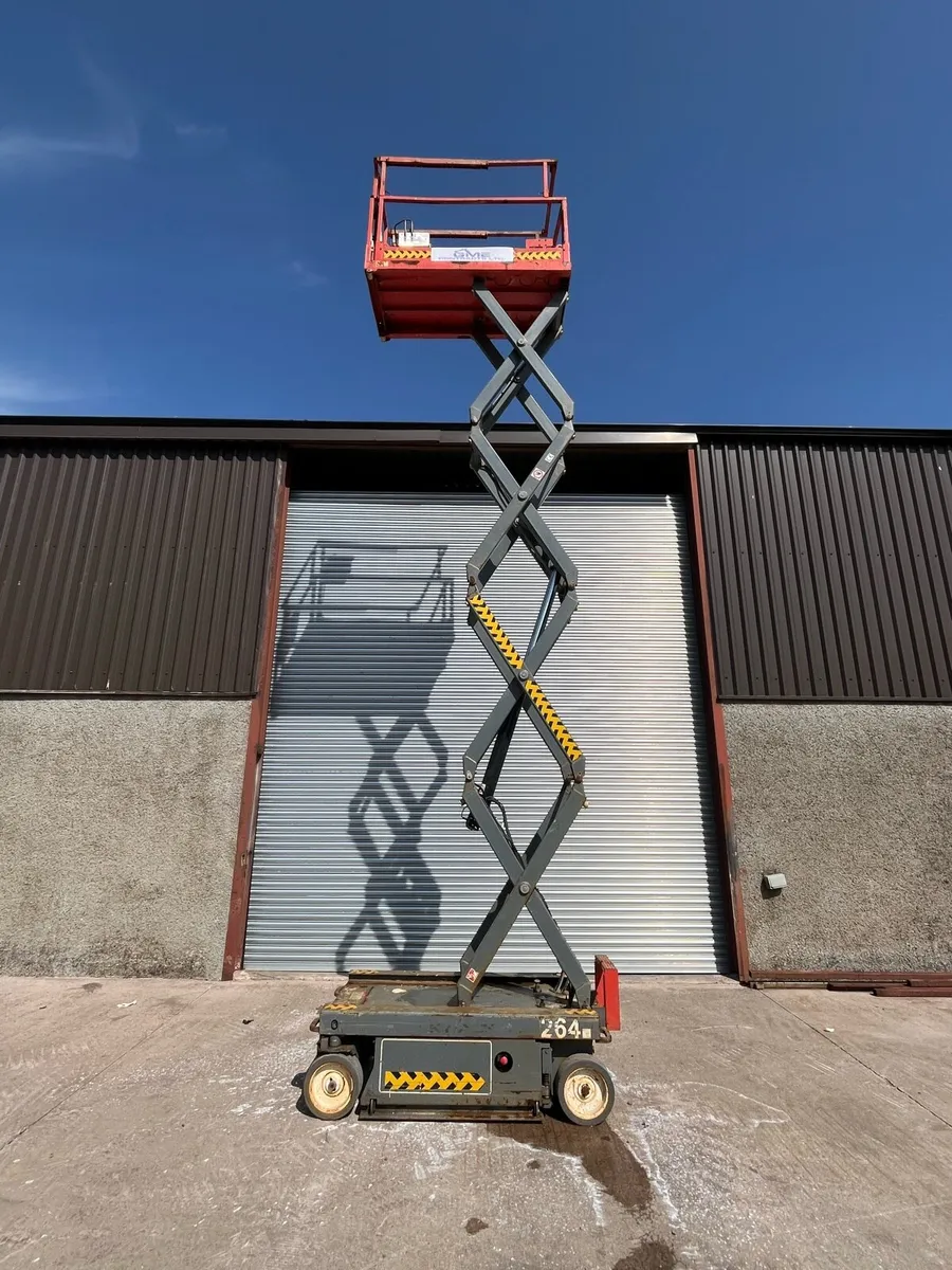 Skyjack sjiii-3219 electric scissor lift - Image 2