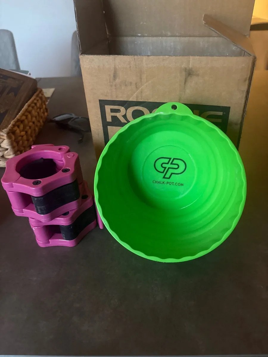 Rogue barbell clips and chalk holder