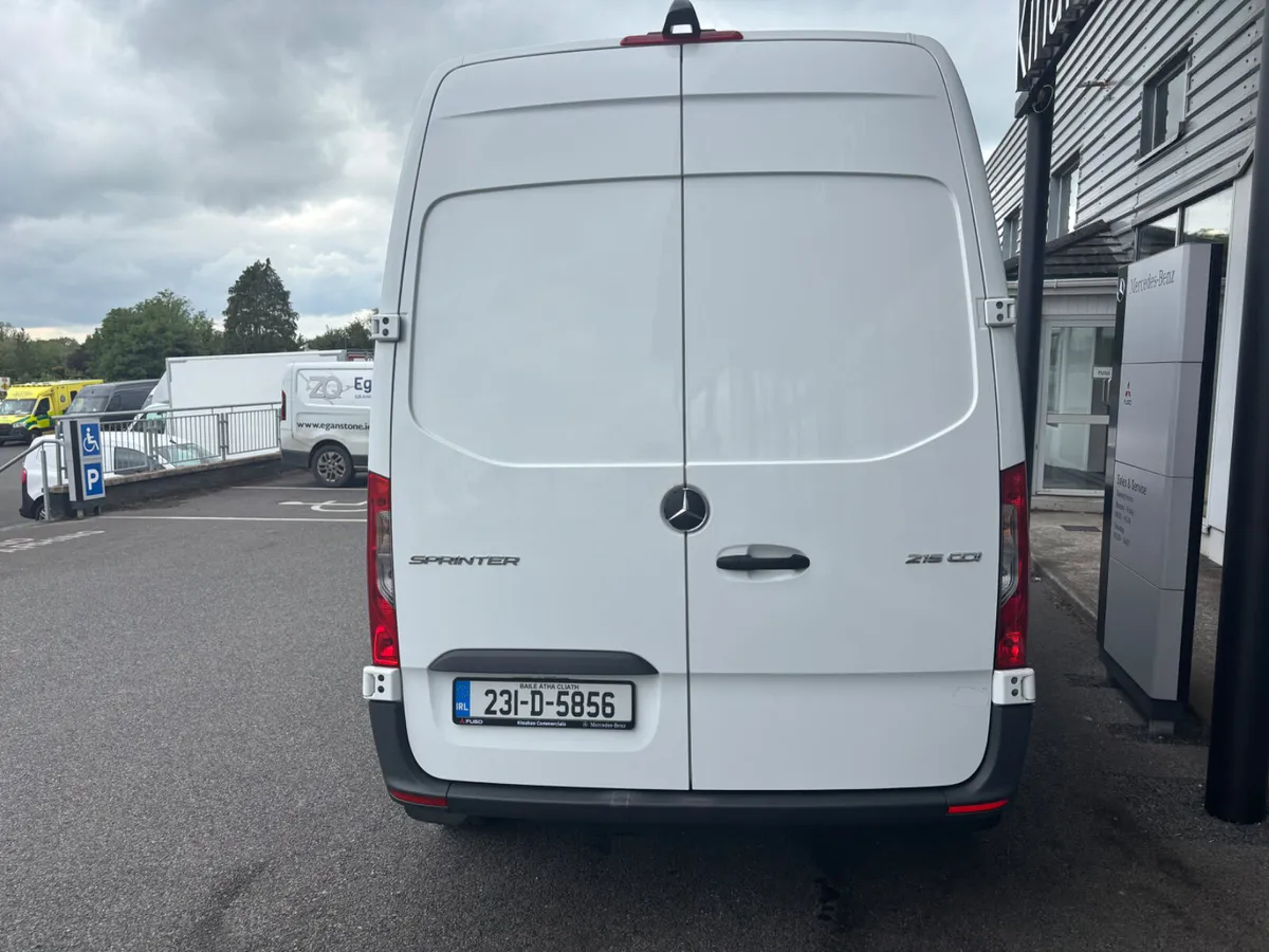 2023 Mercedes-Benz Sprinter Auto 55k kms - Image 3