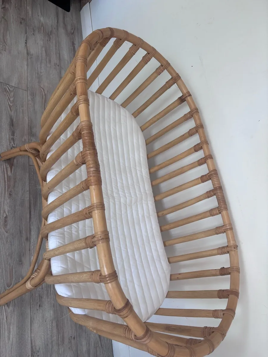 Baby Rattan cot - Image 4