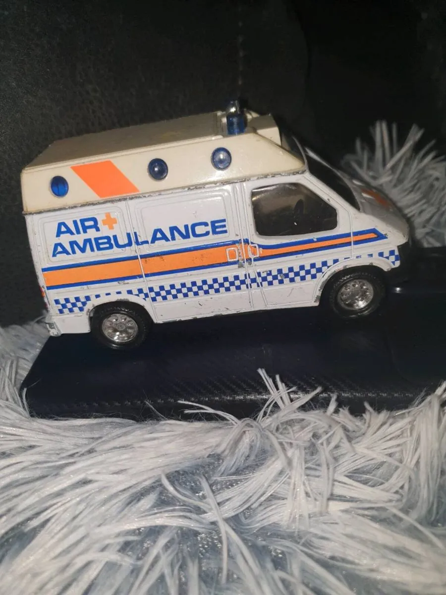 RARE 1989 FORD TRANSIT AIR AMBULANCE DIE.CAST - Image 1