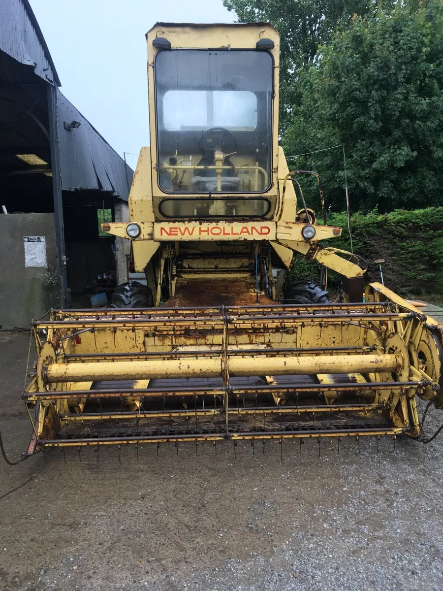 New Holland Combine - Image 1