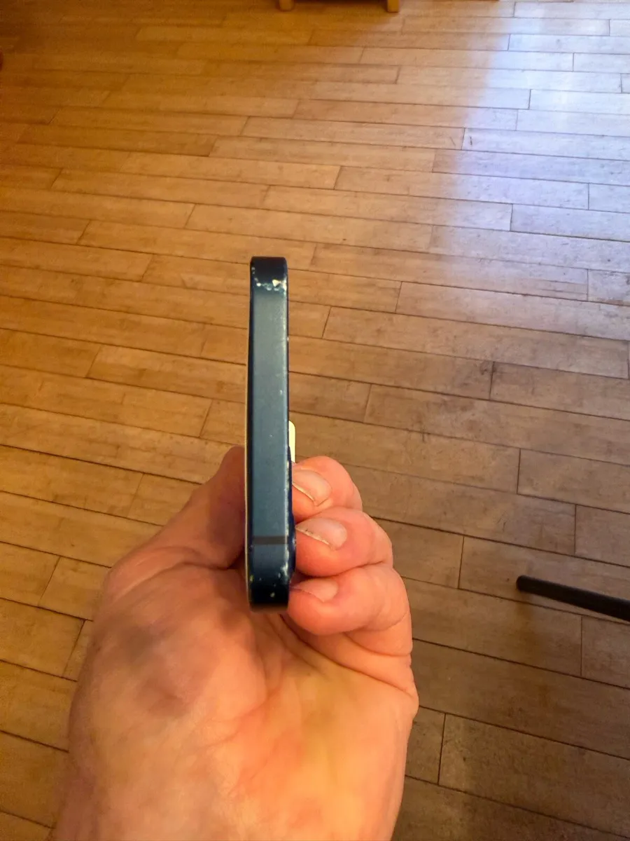 iPhone 12 64GB - Image 4