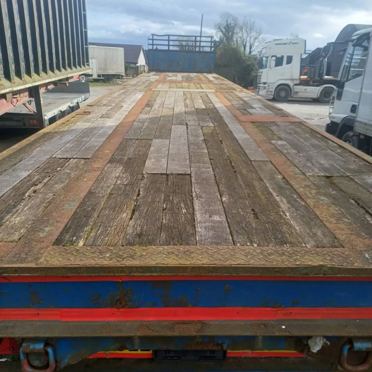 Trailer - Image 1