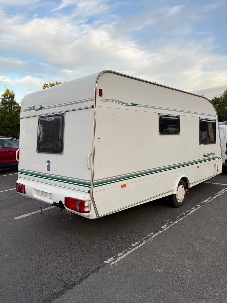 2 BERTH CARAVAN NO DAMP - Image 3