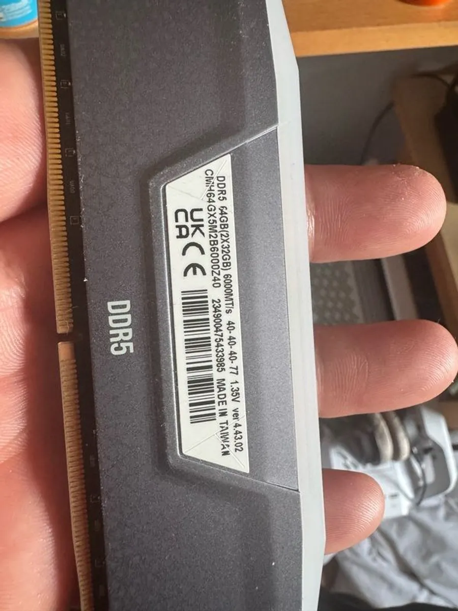 64GB DDR5 Corsair Vengeance RGB 6000MHz CL40 (2x32GB) - Image 2