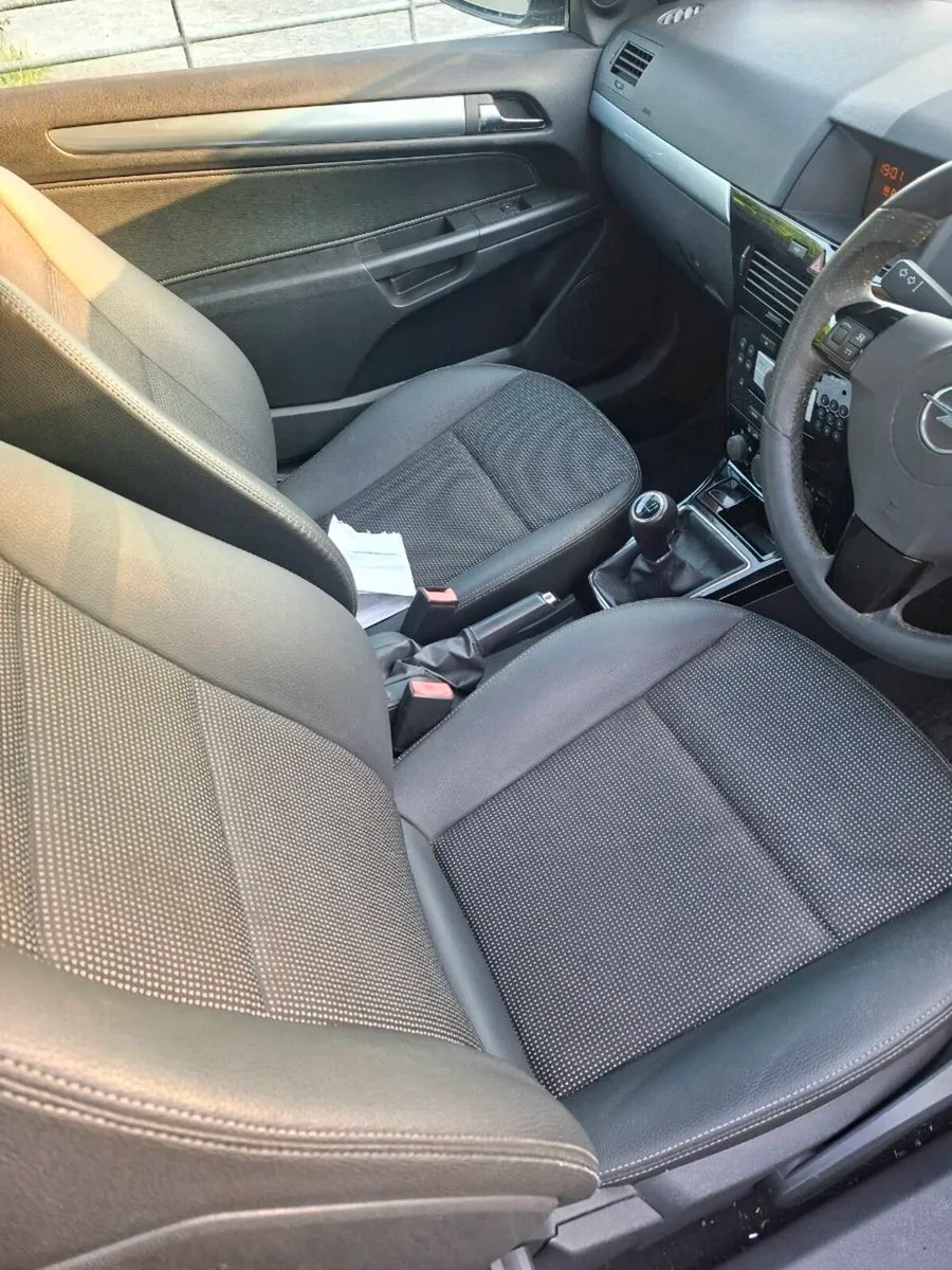 VW PASSAT 2010 - Image 4