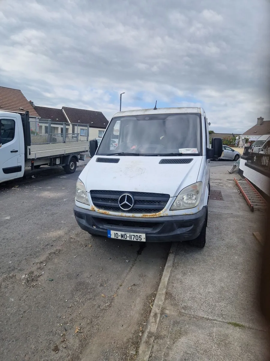 Mercedes-Benz Sprinter 2010 - Image 2