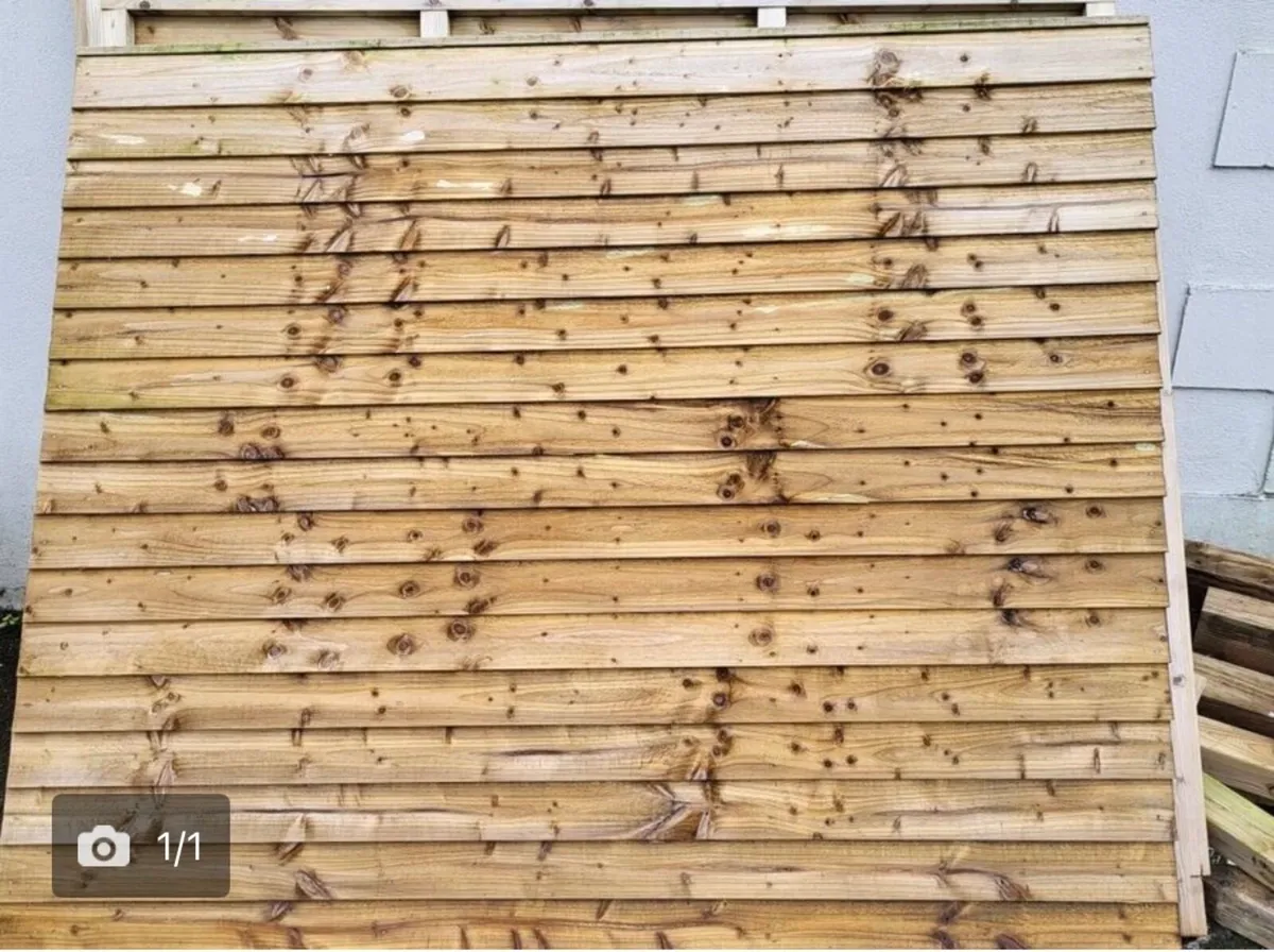 Timber fence pan - Image 1