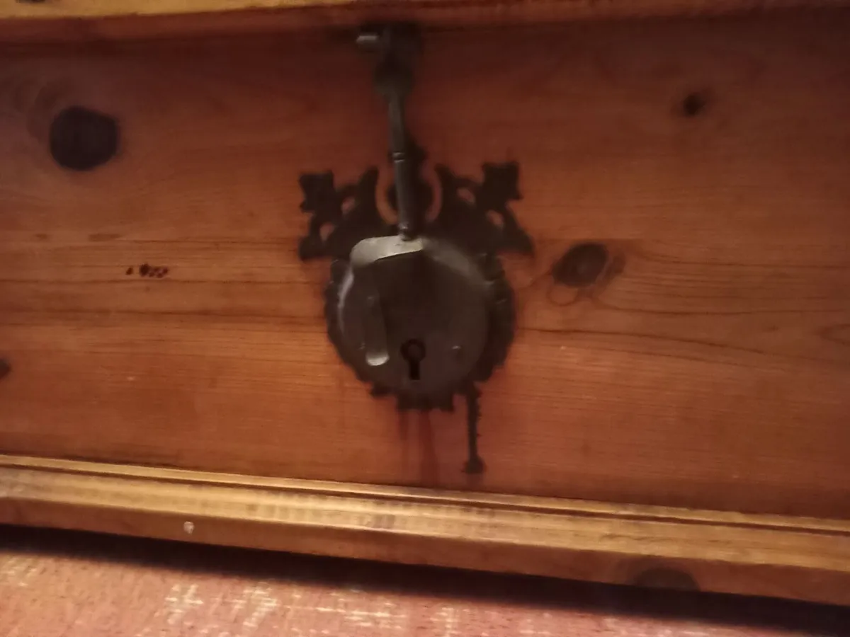 Mexican pine storage box - Image 2