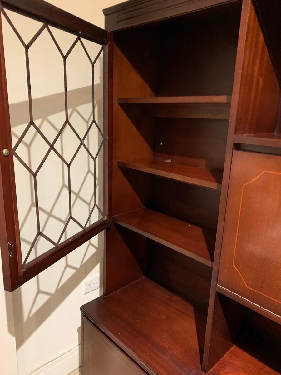 Beautiful mahogany dining cabinet - Image 3