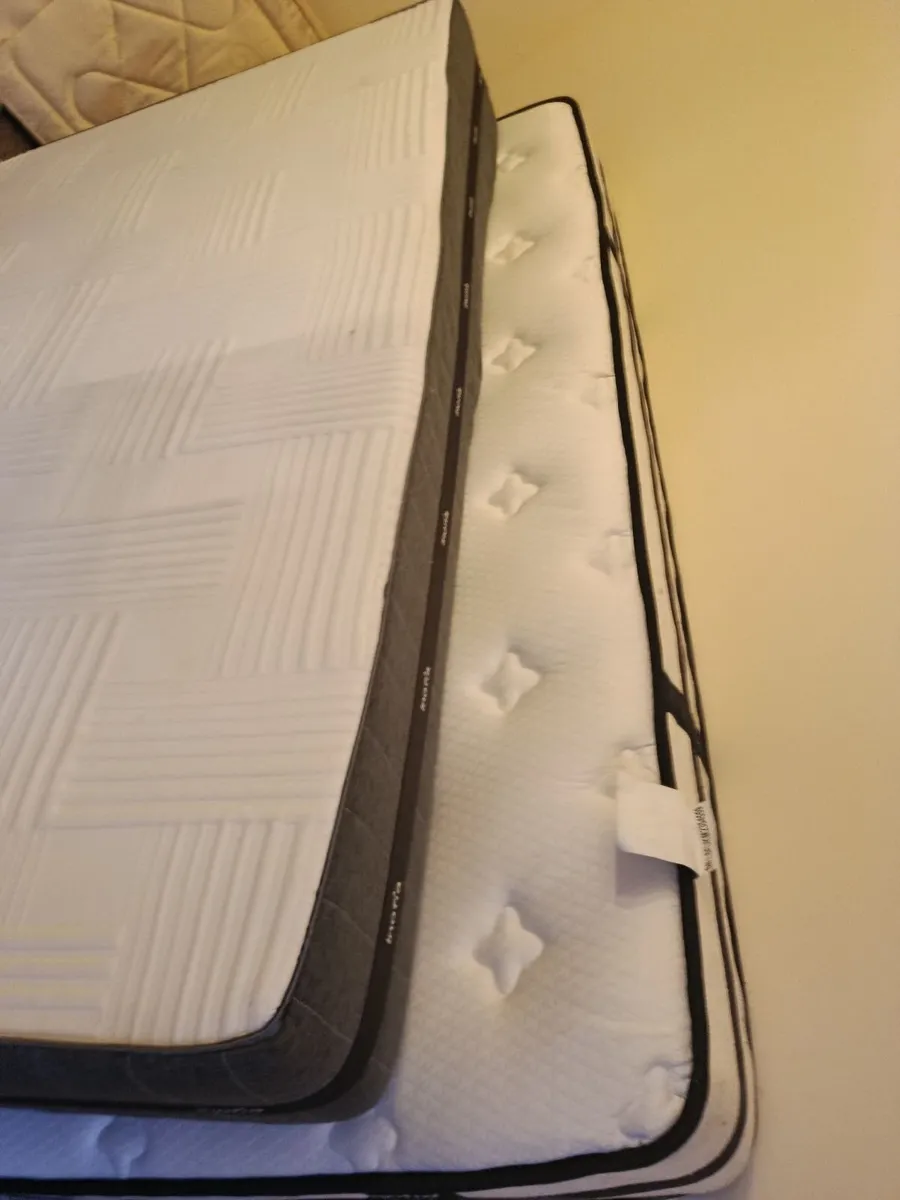 Two Inofia double Mattresses - Image 2
