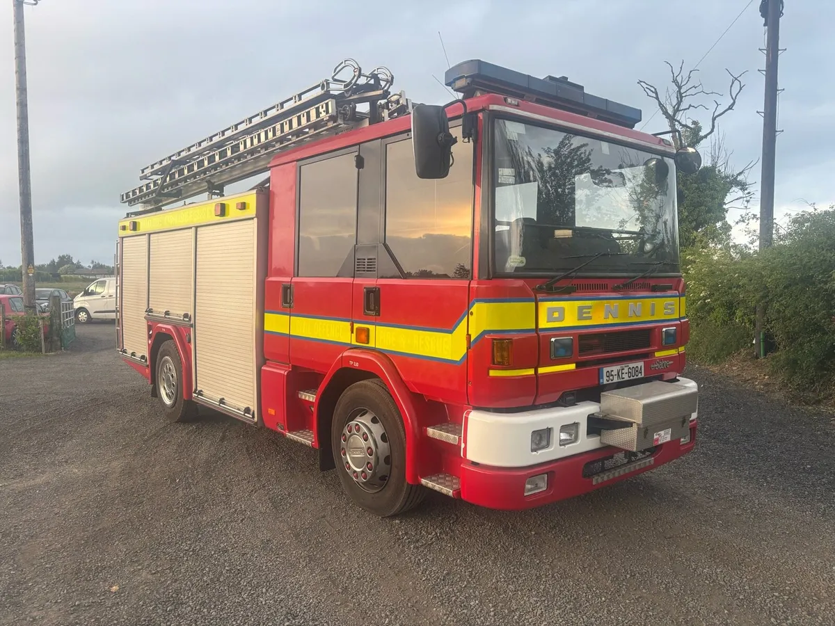 1995 DENIS SADRE AUTO FIRE ENGINE - Image 1