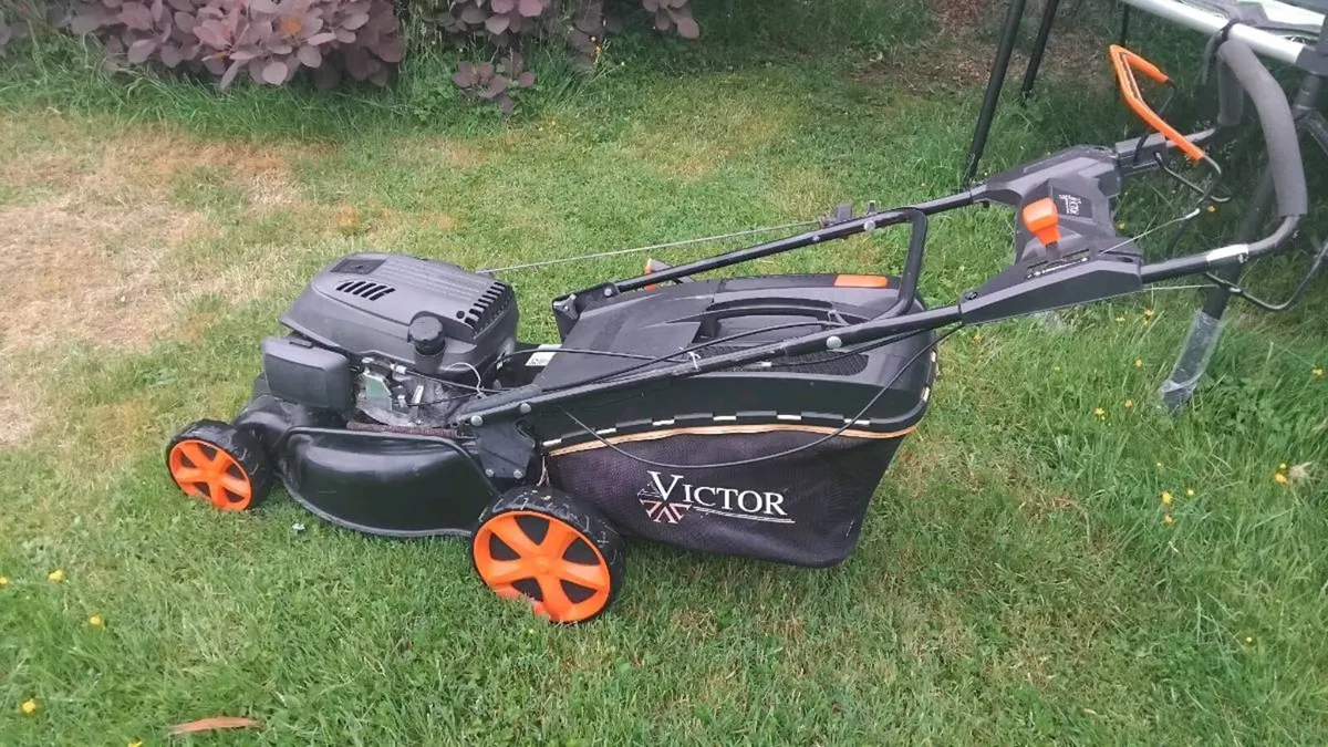 Victor self propelled push mower - Image 3