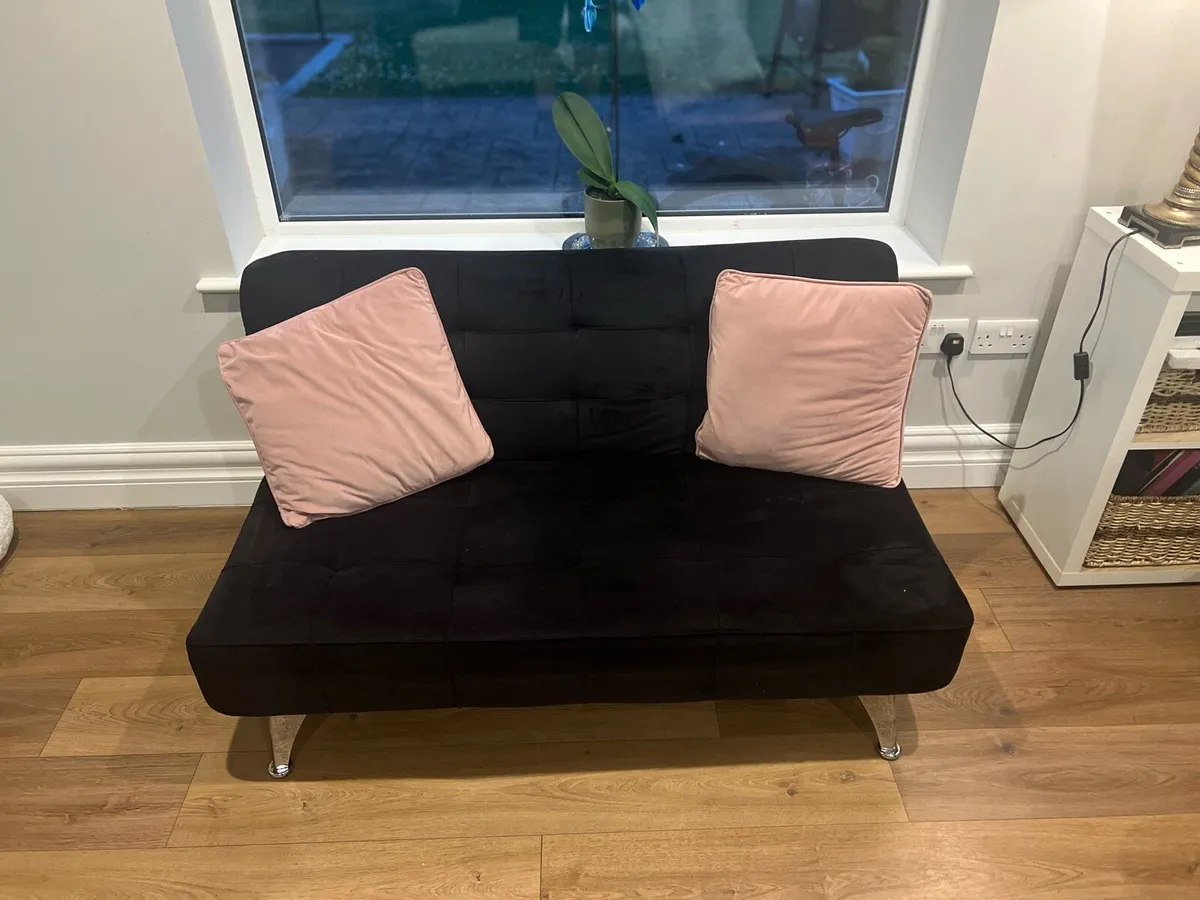 Sofa bed & chaise lounge. - Image 1