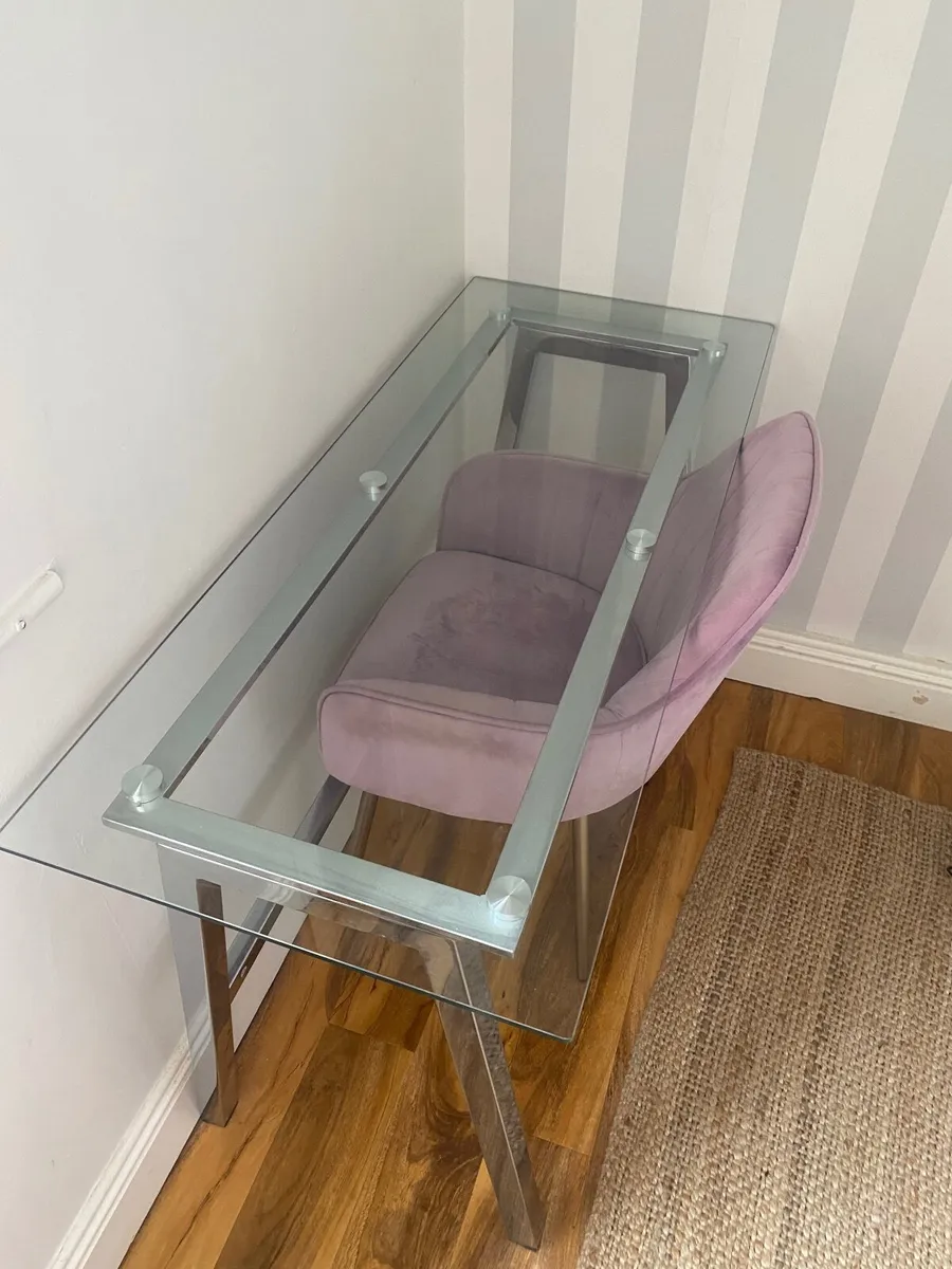 Desk / Chair - Image 3