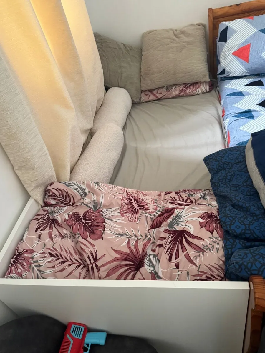 Daybed - Image 1