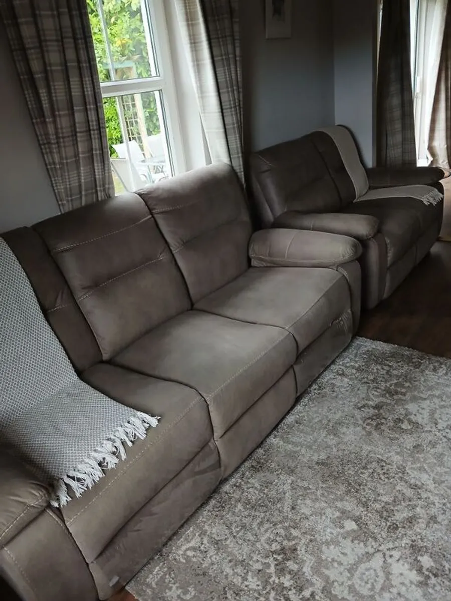 sofa - Image 3