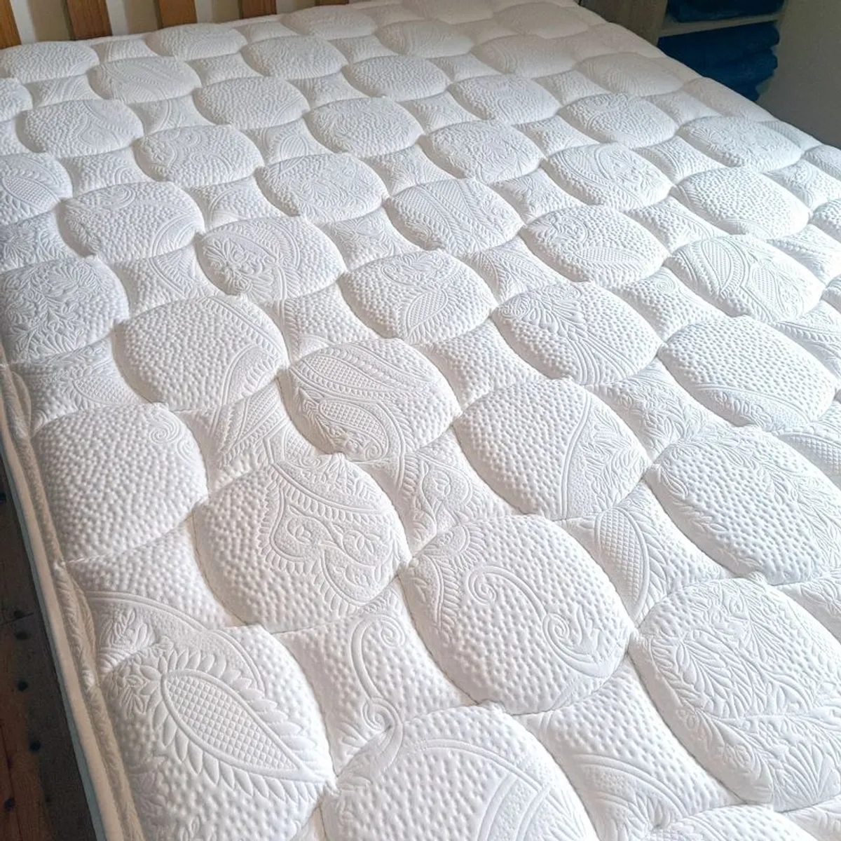 Premier Meave Double Mattress 4FT6 | Excellent Condition | Firm Pocket Sprung - Image 2