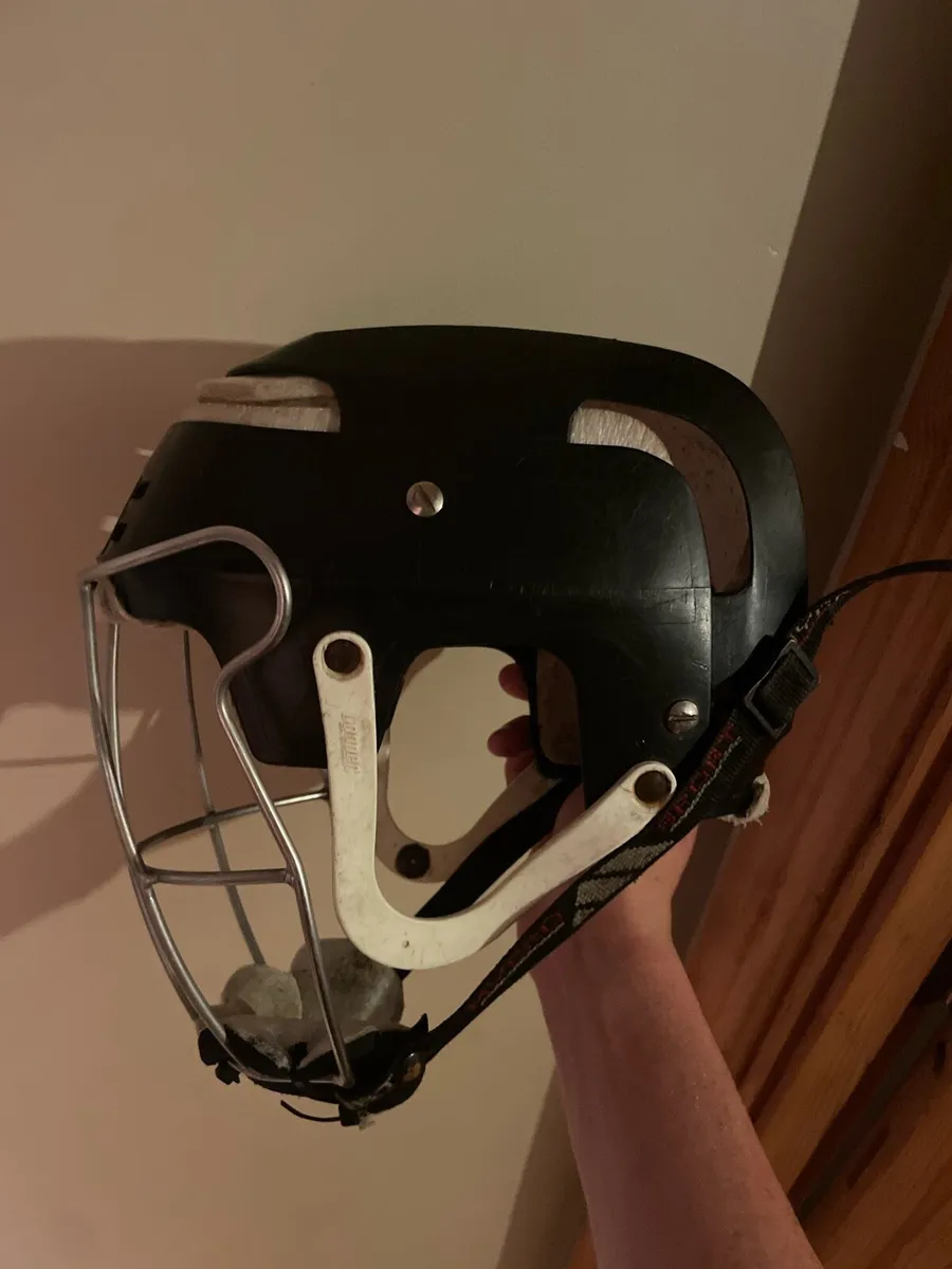 Gola helmet - Image 4