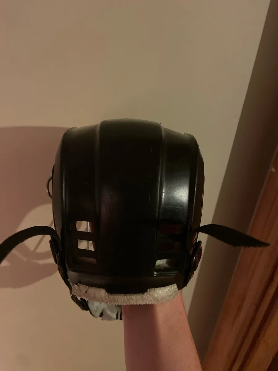 Gola helmet - Image 3