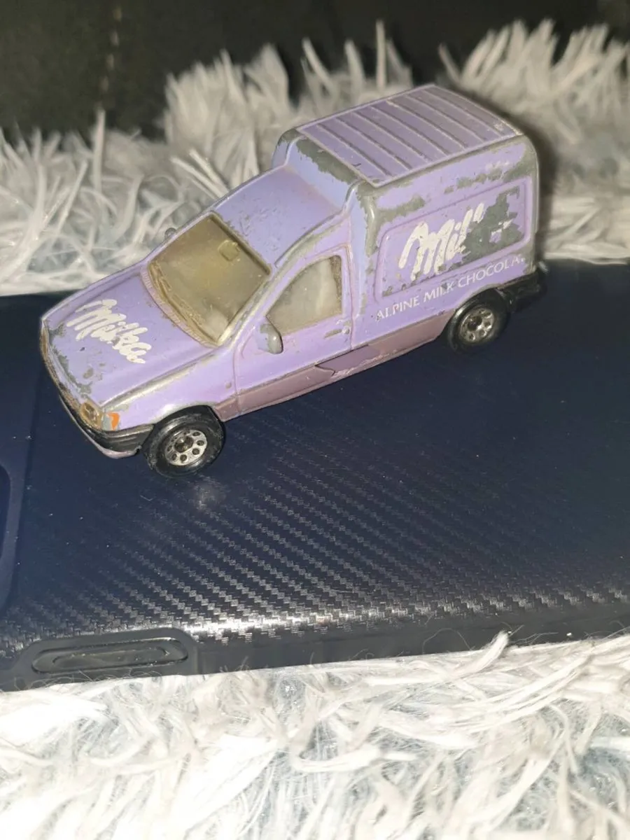 MATCHBOX 1989 FORD COURTIER DIE.CAST - Image 4
