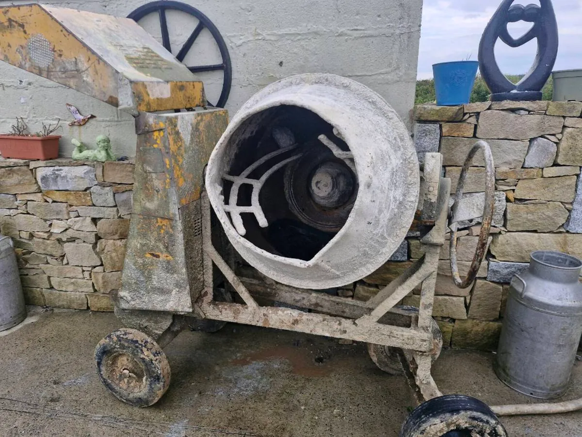Diesel cement mixer - Image 1