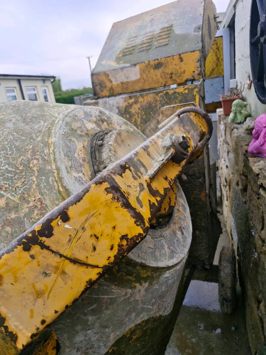 Diesel cement mixer - Image 4