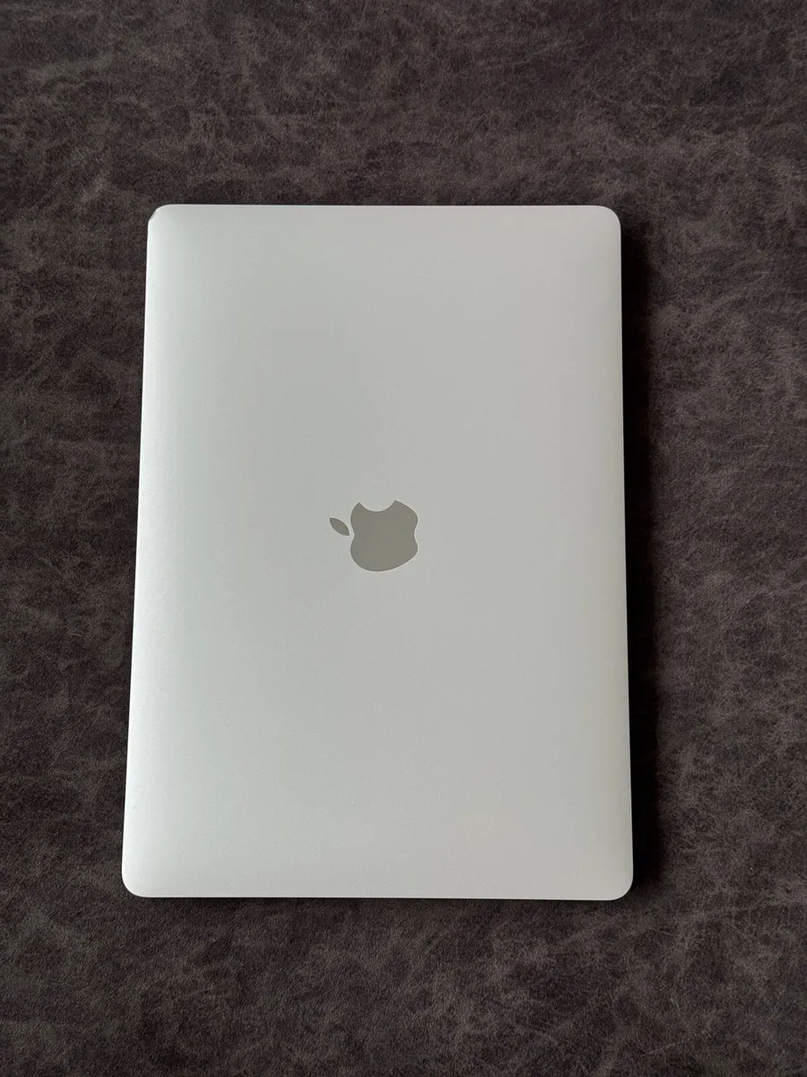 MacBook Pro 13" M2 - Image 4