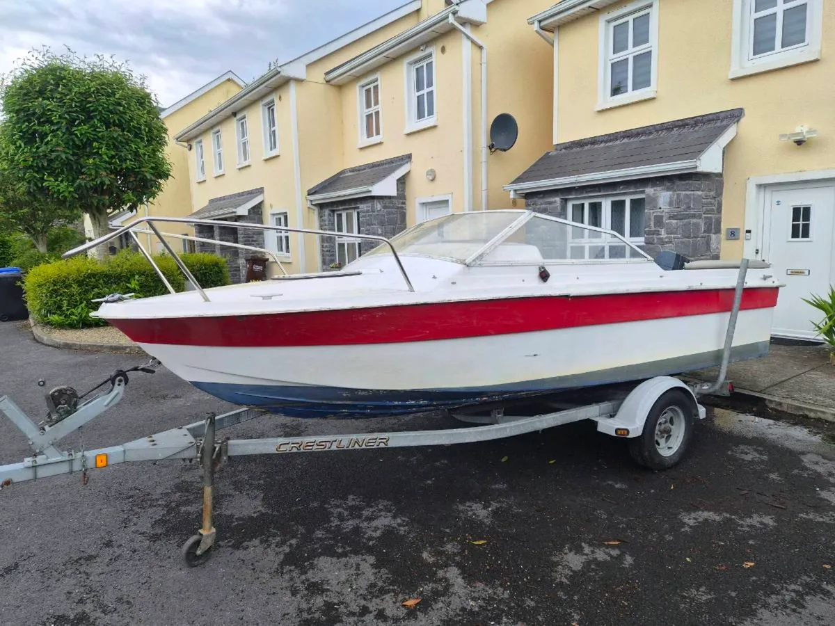 17 ft Speedboat with trailer - Image 1