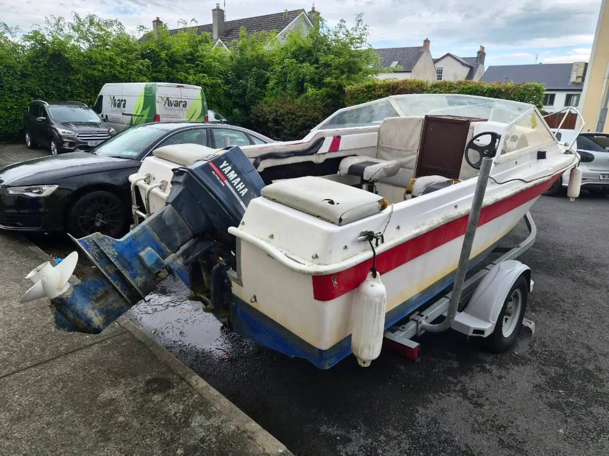 17 ft Speedboat with trailer - Image 4