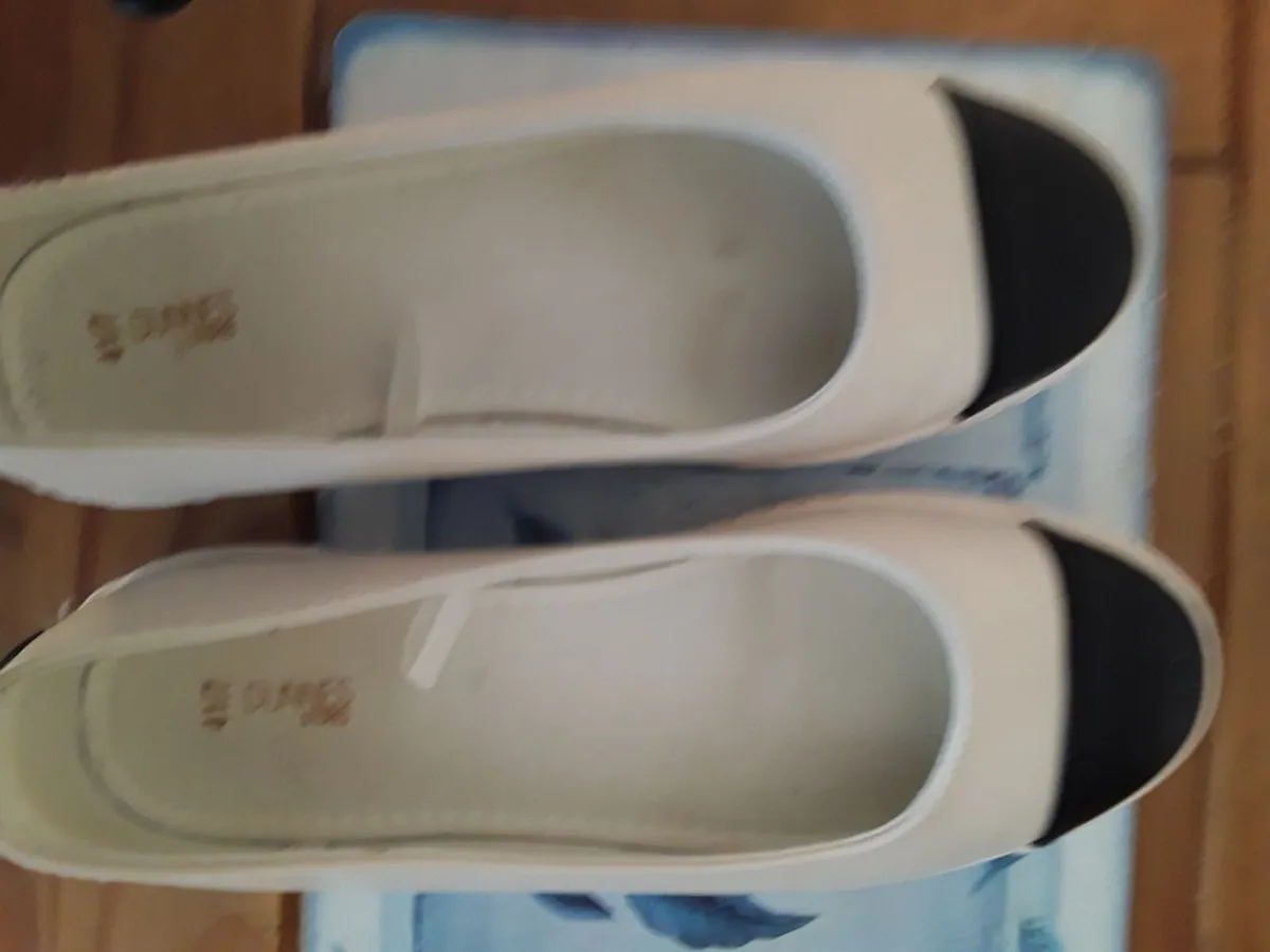 Ladies shoes - Image 2