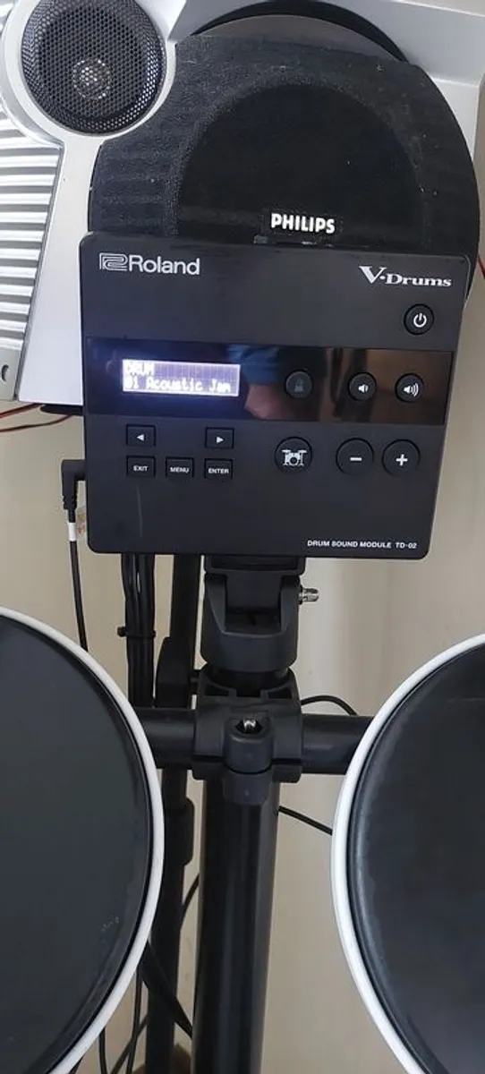 Roland TD-02V Electronic Drum Kit  Like New - Image 2