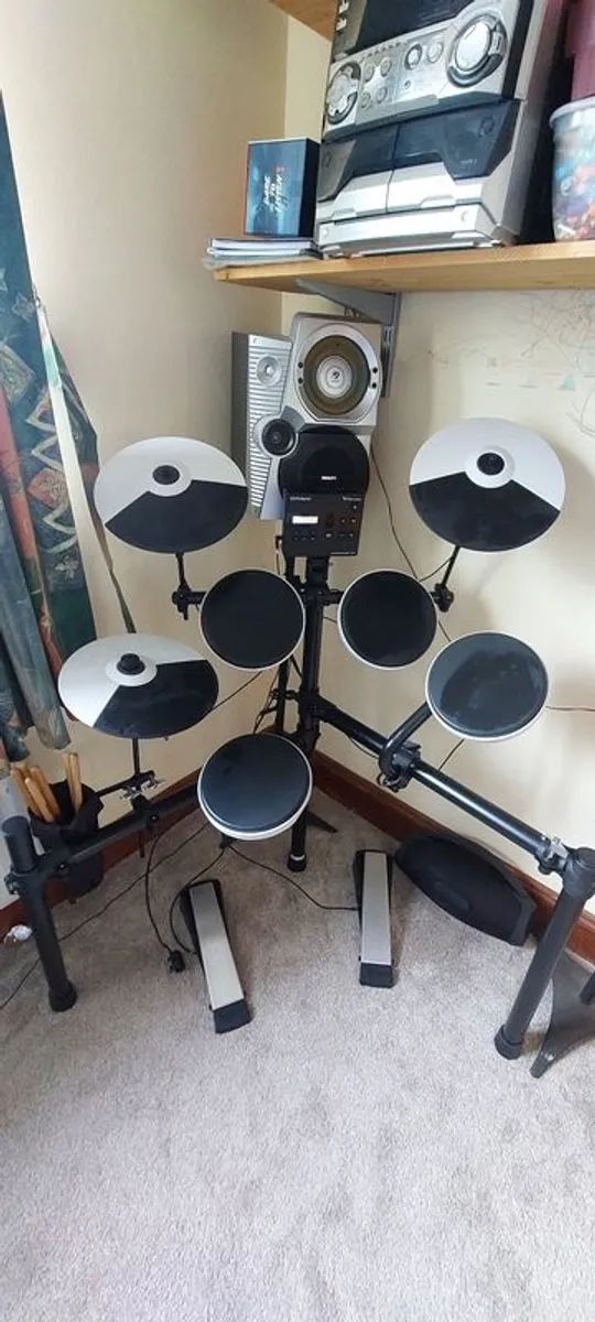 Roland TD-02V Electronic Drum Kit  Like New - Image 3