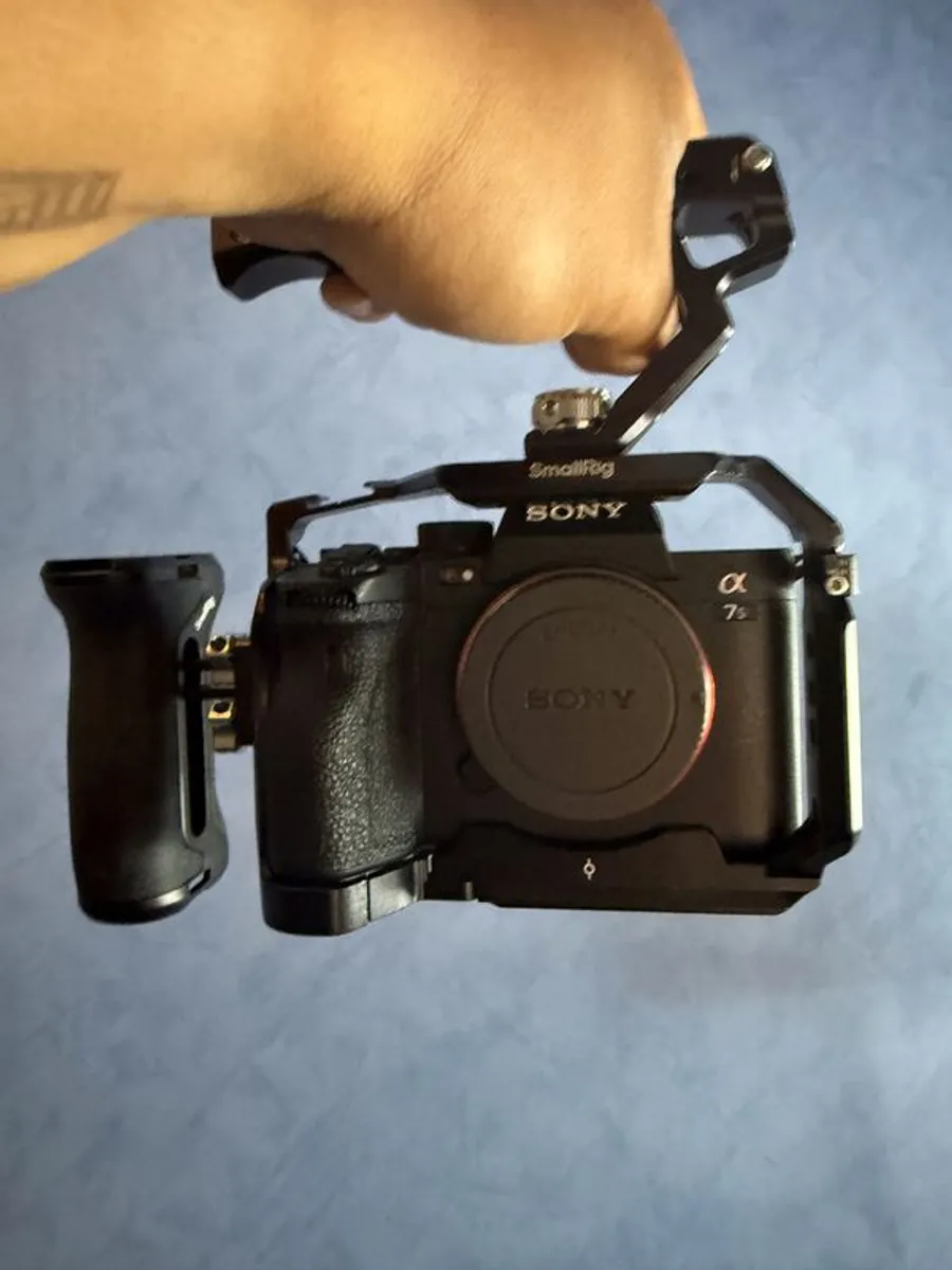 Bargain Sony A7S III Body with SmallRig Cage, Top Handle and Side Handle - Image 3