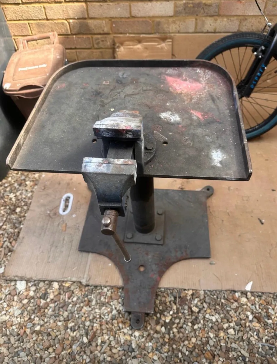 Leg vice tables. - Image 3