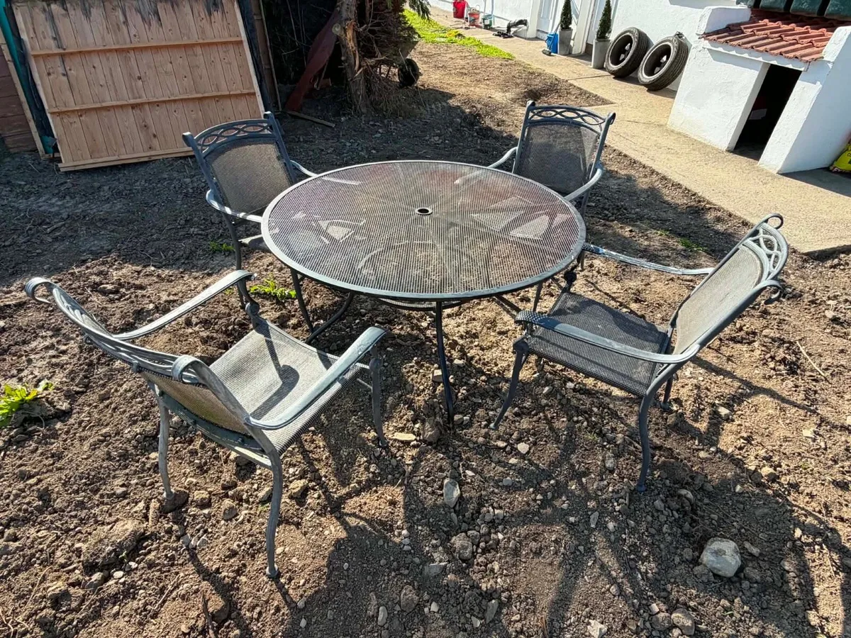 Iron table and 4 chairs - Image 4