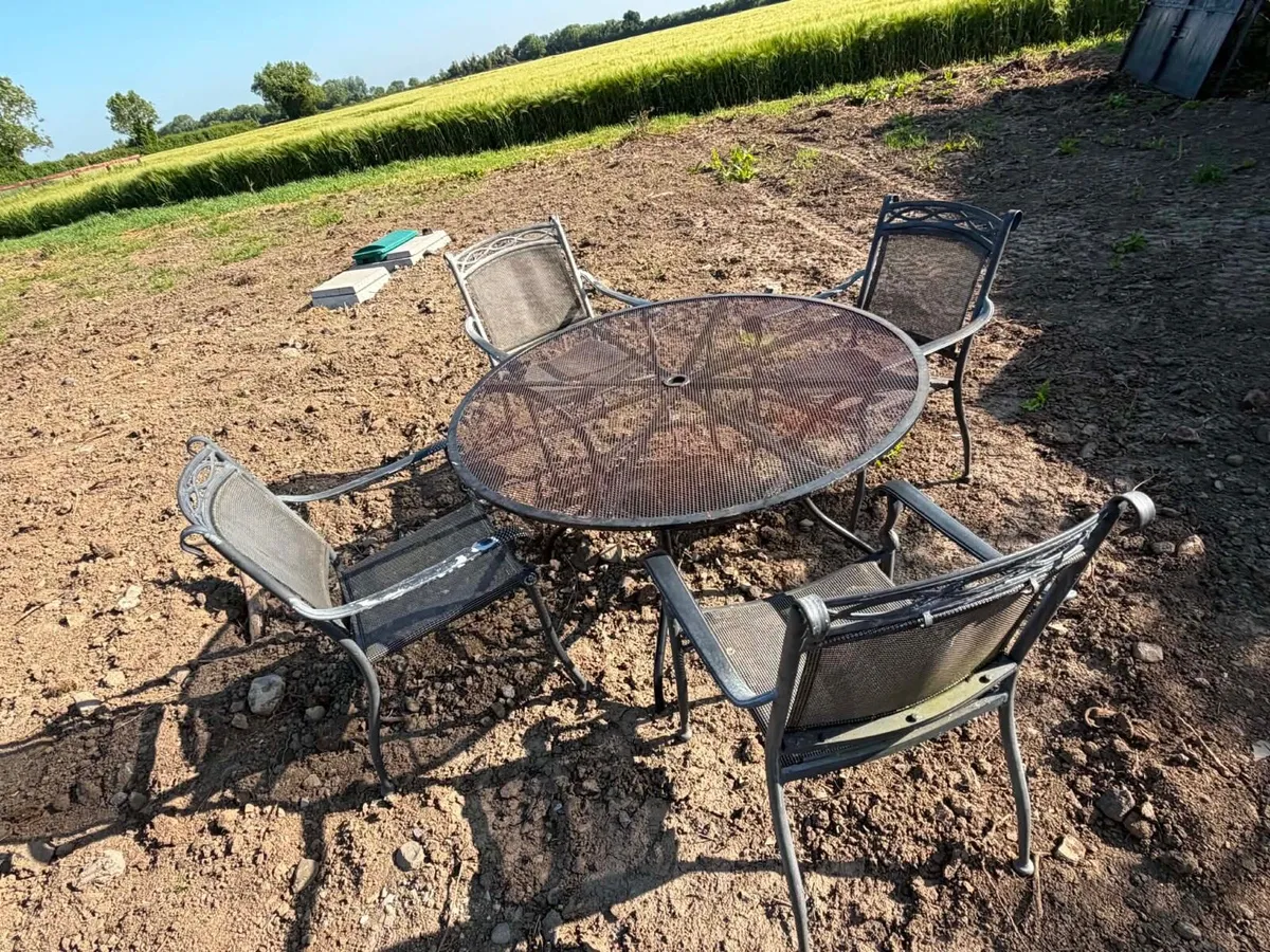 Iron table and 4 chairs - Image 2
