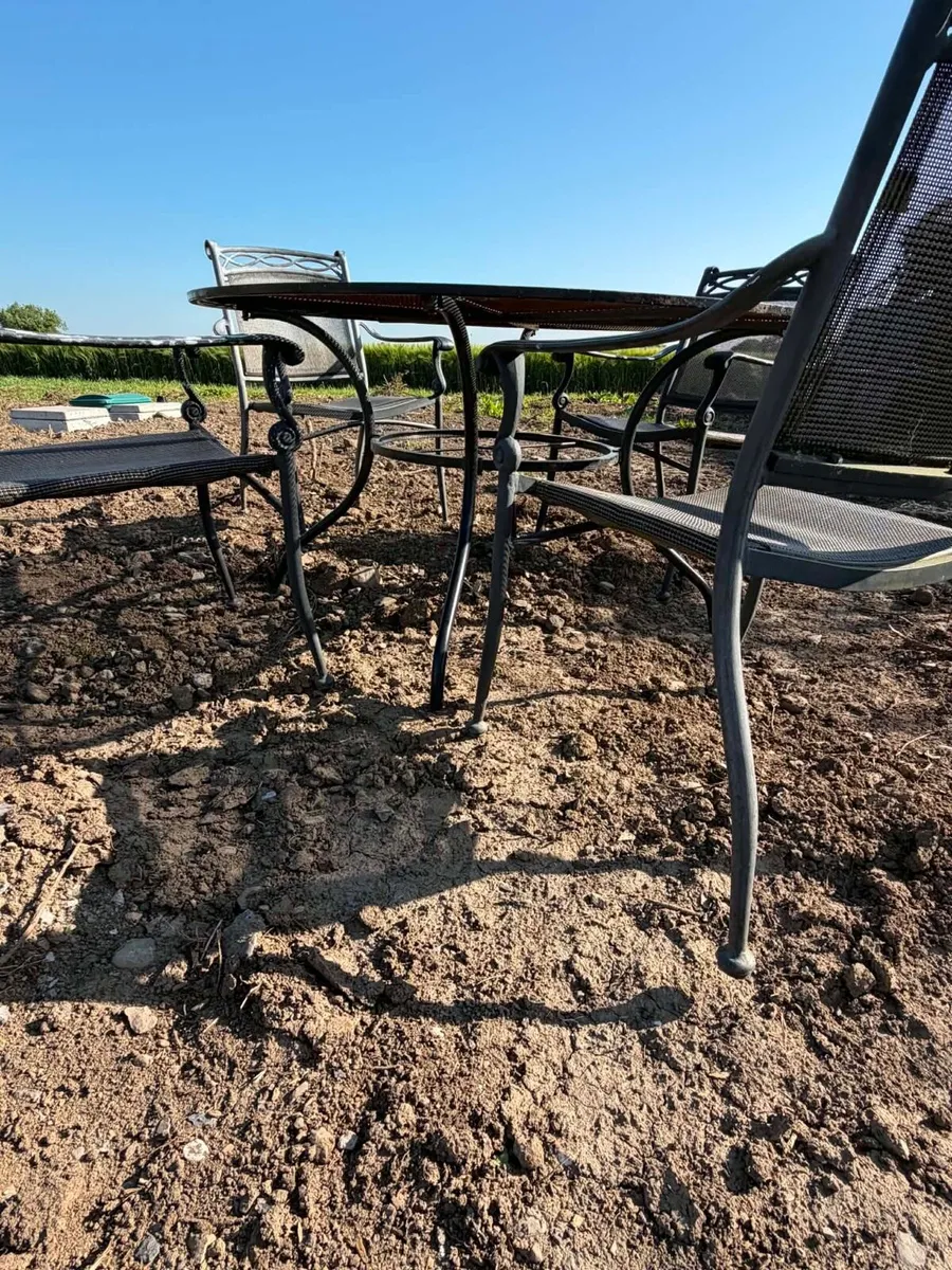 Iron table and 4 chairs - Image 3