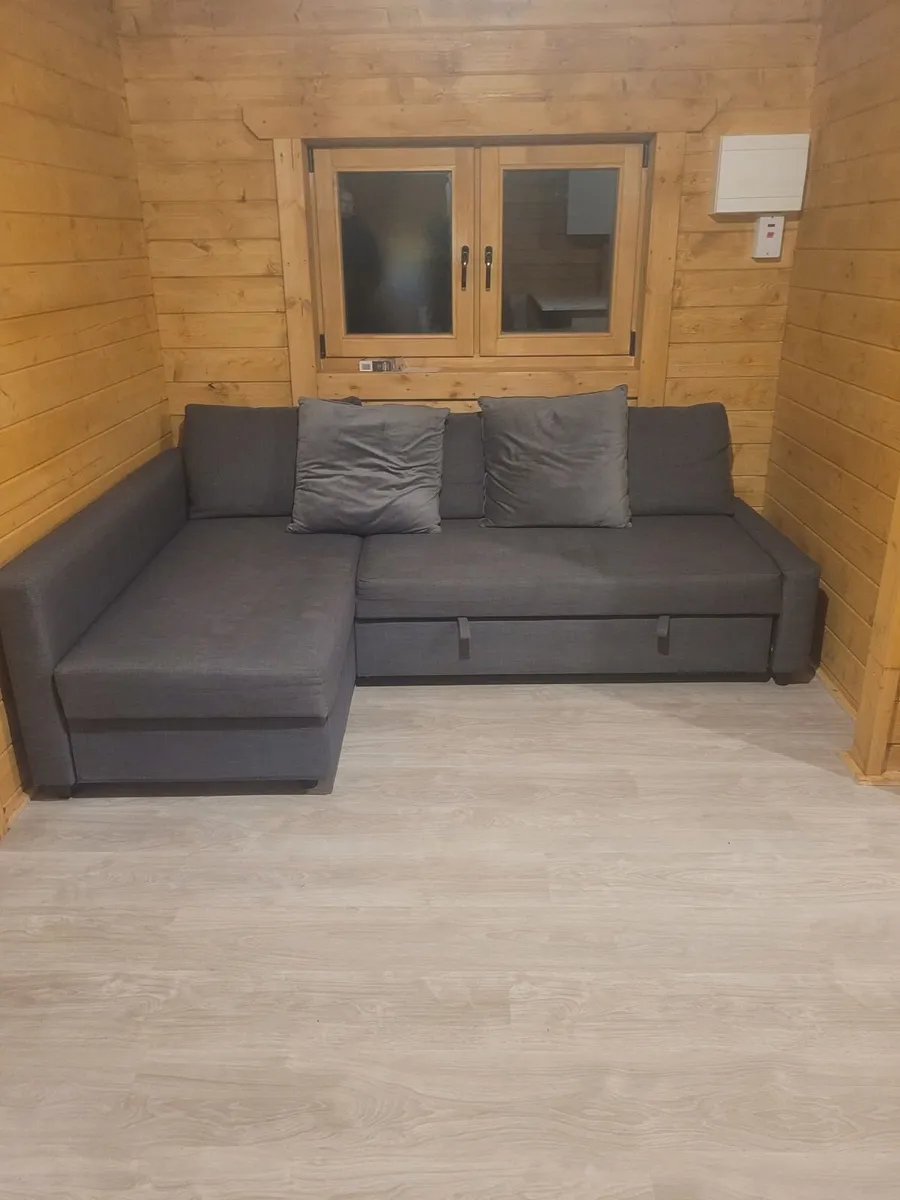 Log cabin (2 bed) - Image 2