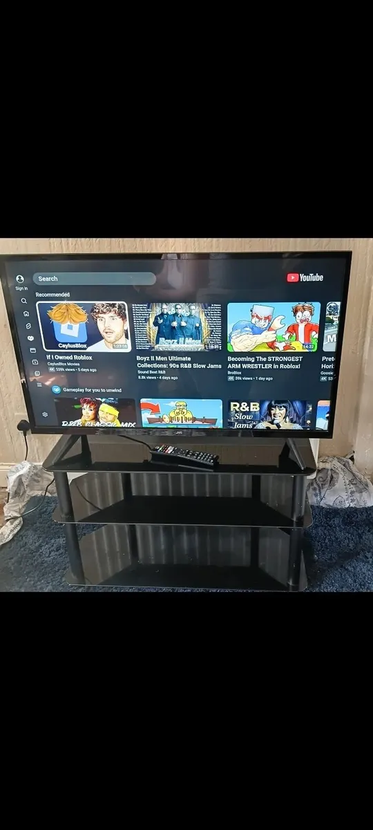 Jvc smart HD LED smart tv 39" - Image 2