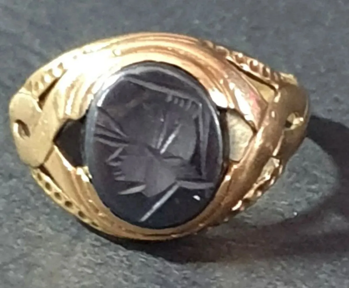 Vintage 9ct Hematite Intaglio Signet Ring - Image 1