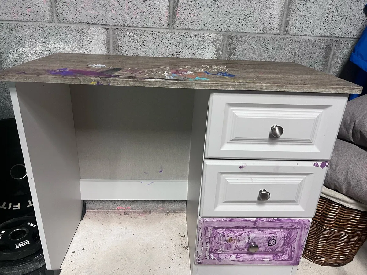 Desk - Image 1