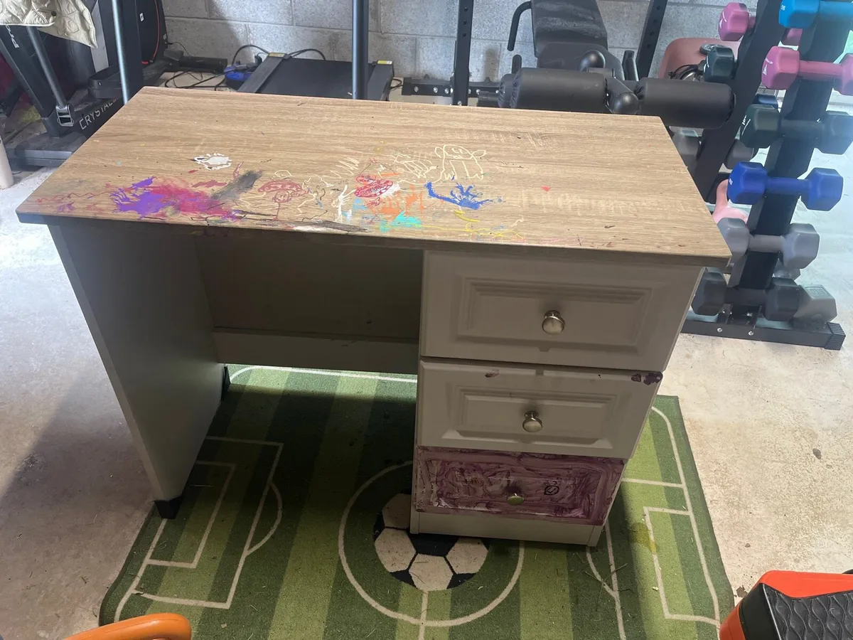 Desk - Image 2