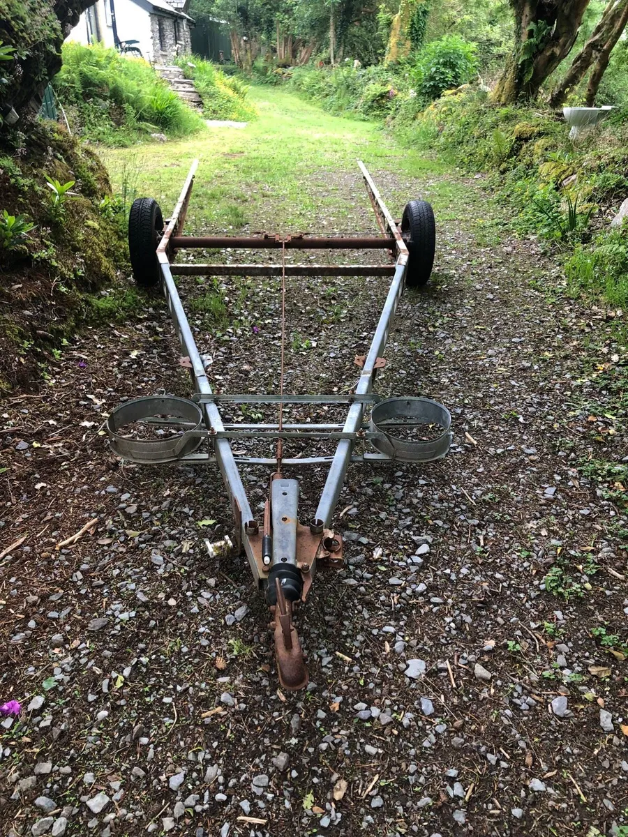 Trailer chassis and wheels - Image 1