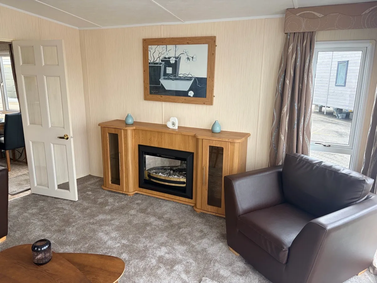 Newly renovated 2 bed for sale - Image 4