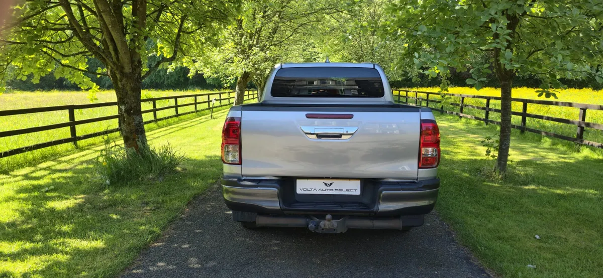 2023 Toyota Hilux 2.4 Icon D-4D Crew Cab - Image 4